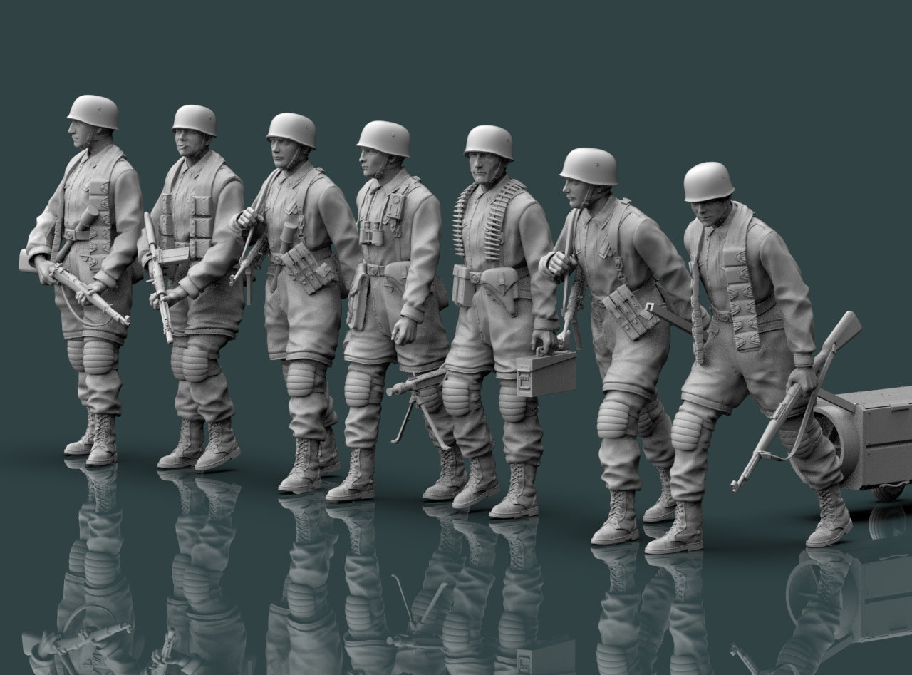 WW2 - PARACAIDISTAS ALEMANES AVANZANDO