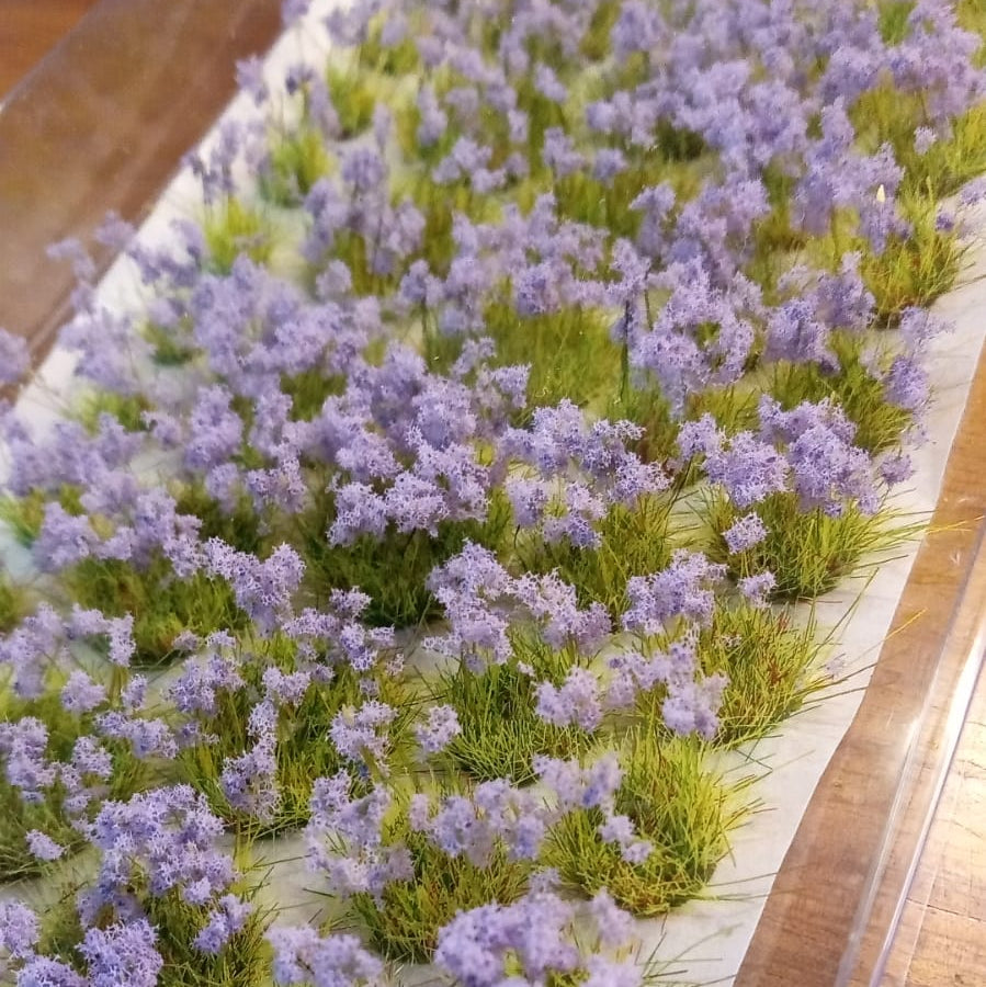 Matojos de hierba - 66 tufts de 8 mm con flores lilas