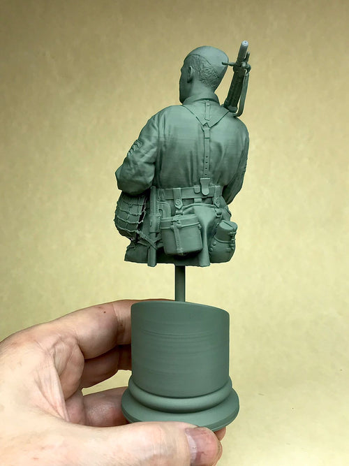 Bustos - PARACAIDISTA ALEMAN